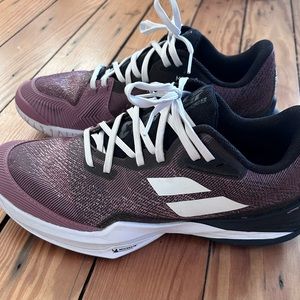 Babolat Jet All Court Women Size 9, pink/black. (lavender/purple) Tennis shoes